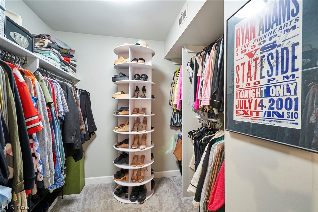 874 Hampton Ridge Drive Akron, OH 44313 - Photo 17 of 30 Master with large walk in closet