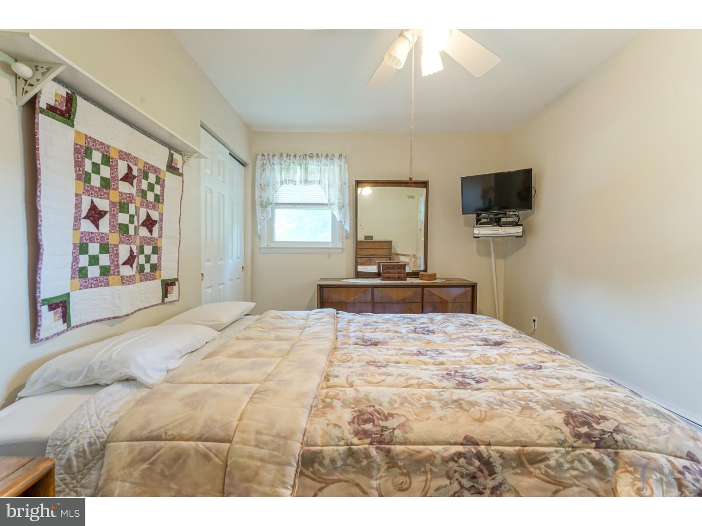 9 Alden Road Gibbsboro, NJ 08026 - Photo 4 of 24