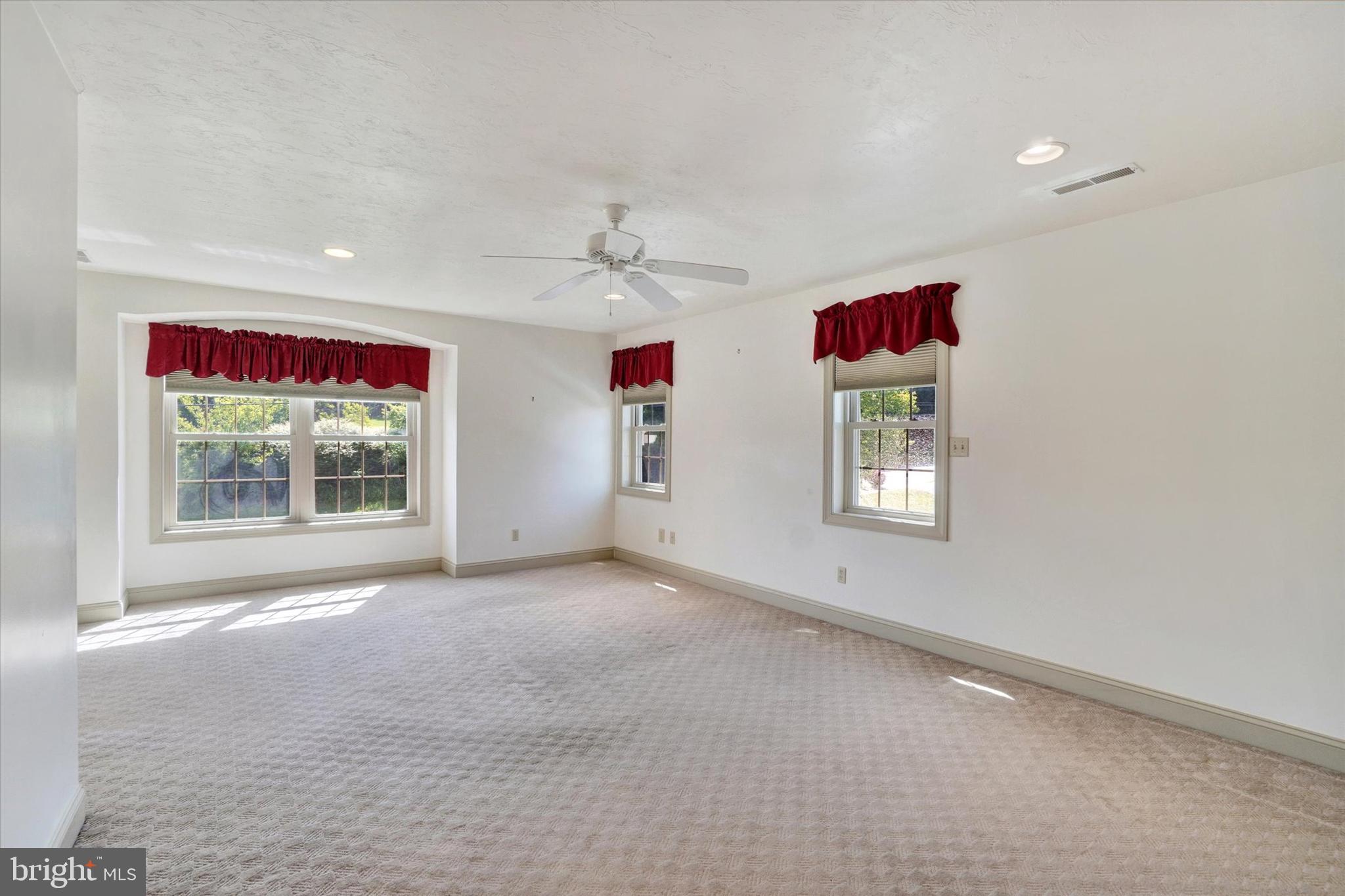 639 Chestnut Hill Road York, PA 17402 - Photo 26 of 51 2nd Floor Primary Bedroom Suite