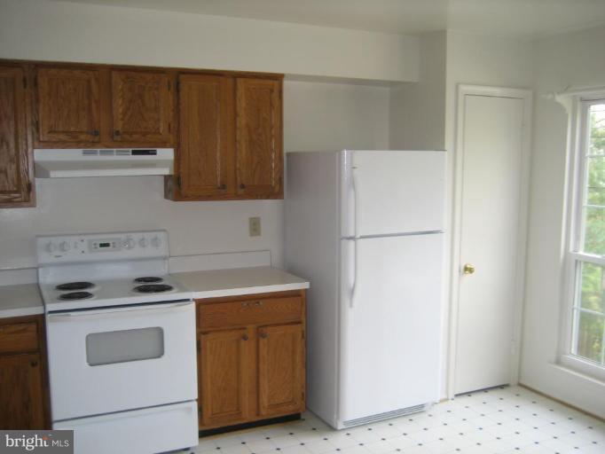 11809 Blue February Way Columbia, MD 21044 - Photo 2 of 19 Kitchen