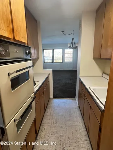 $138,000 | 1100 Clove Road, Unit 6H | Silver Lake