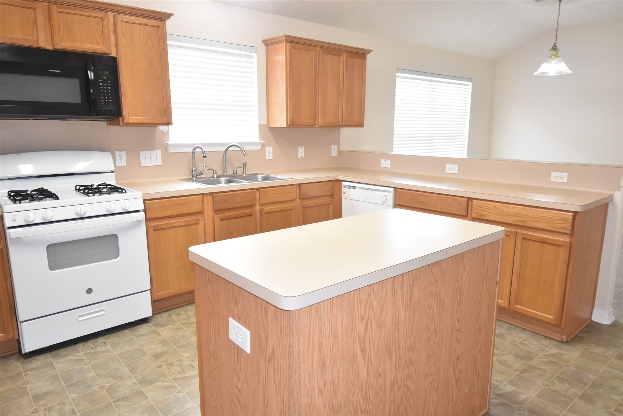 21399 Forest Colony Drive Porter, TX 77365 - Photo 8 of 30