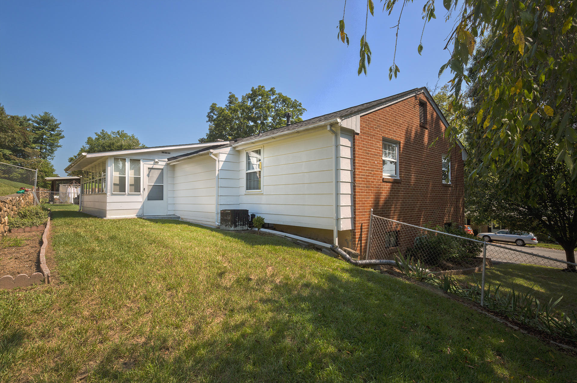 3463 Greencliff Road Roanoke, VA 24018 - Photo 24 of 30 Back-side view