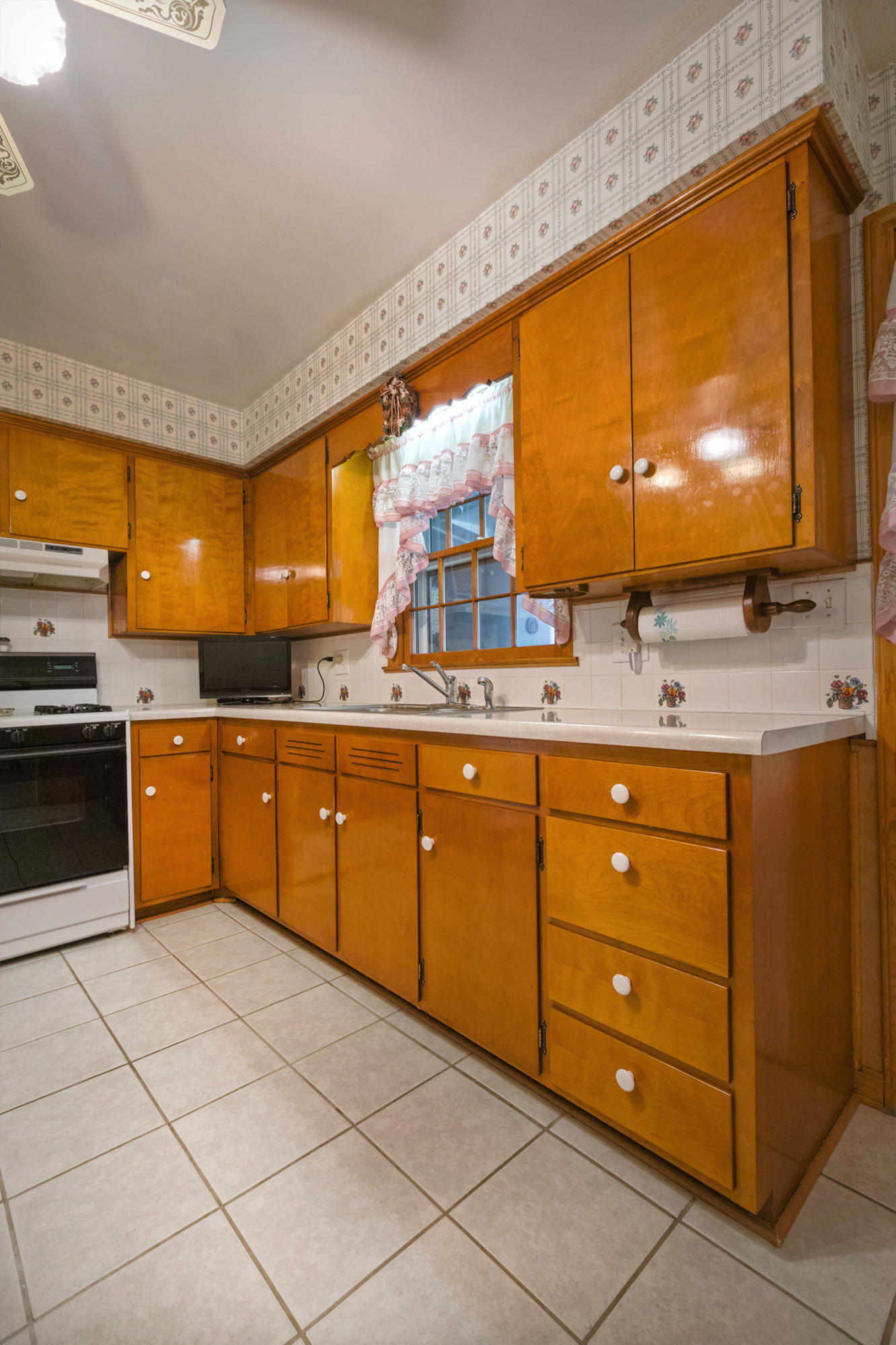 3463 Greencliff Road Roanoke, VA 24018 - Photo 6 of 30 Kitchen