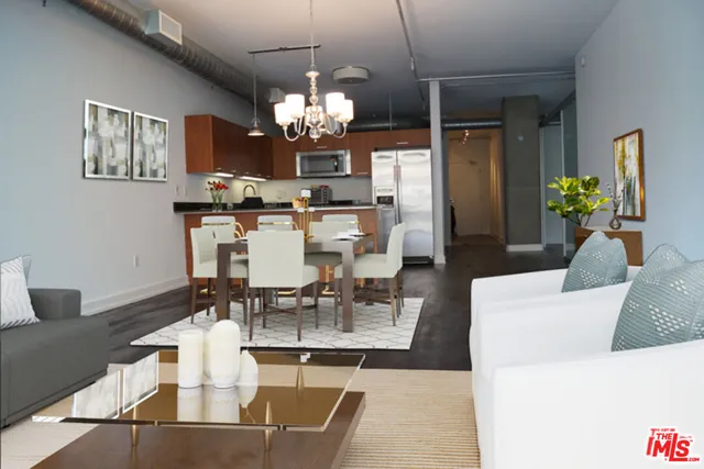 $3,200 | 645 West 9th Street, Unit 635, Los Angeles, CA 90015