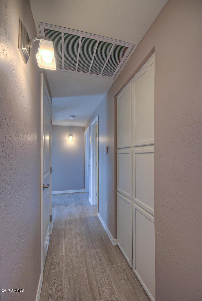 3532 East Thunderbird Road Phoenix, AZ 85032 - Photo 14 of 24 Hallway