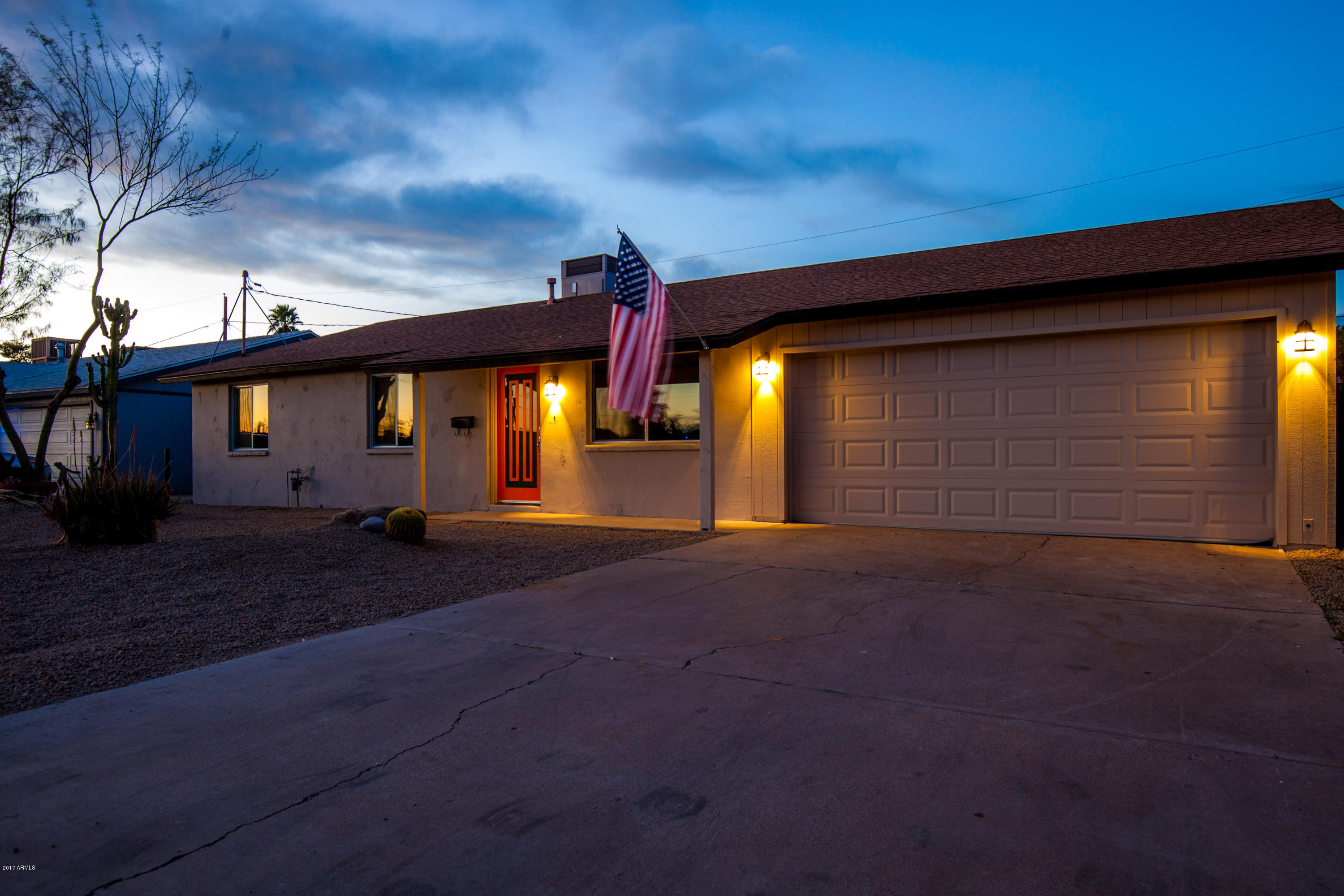 3532 East Thunderbird Road Phoenix, AZ 85032 - Photo 2 of 24 Garage door added!