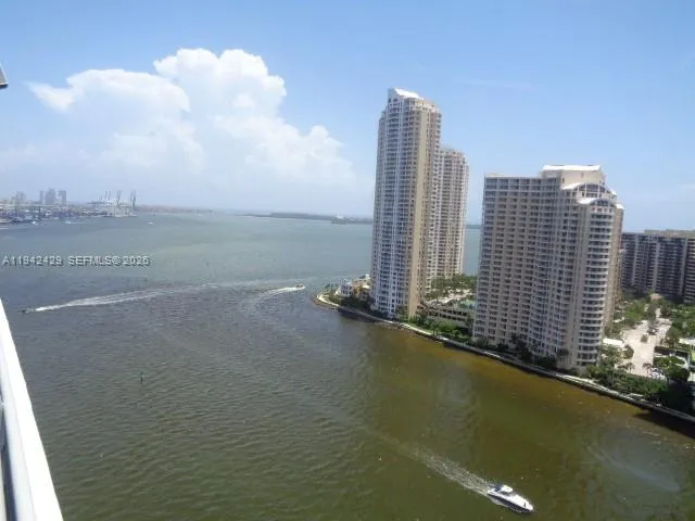 $3,050 | 325 South Biscayne Boulevard, Unit 2417, Miami, FL 33131