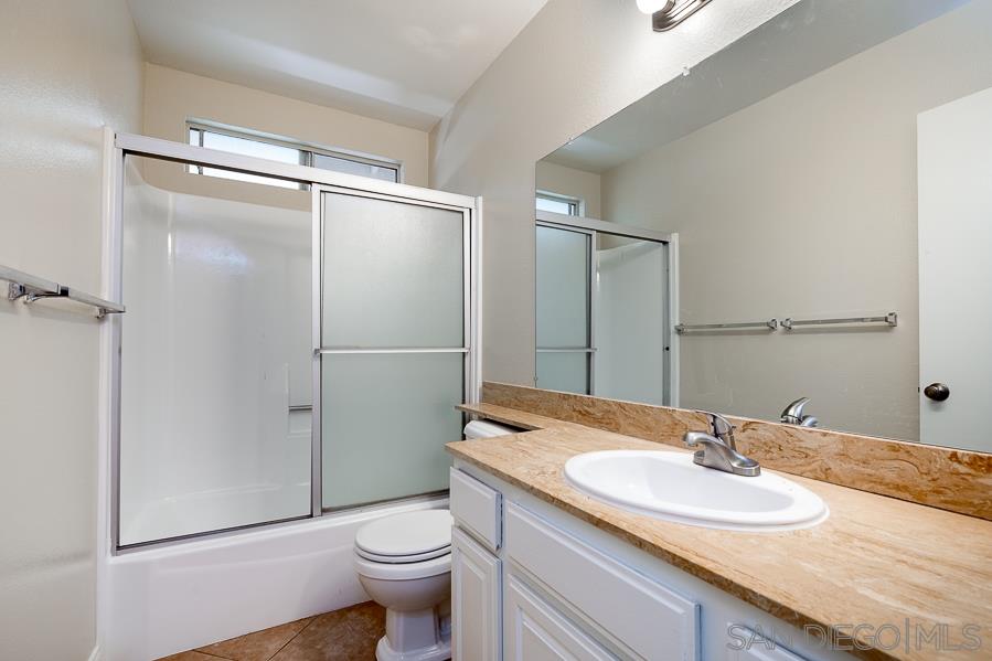 12538 Ridgeton Drive Lakeside, CA 92040 - Photo 14 of 25 Bathroom with a shower/tub combo perfect for guests!