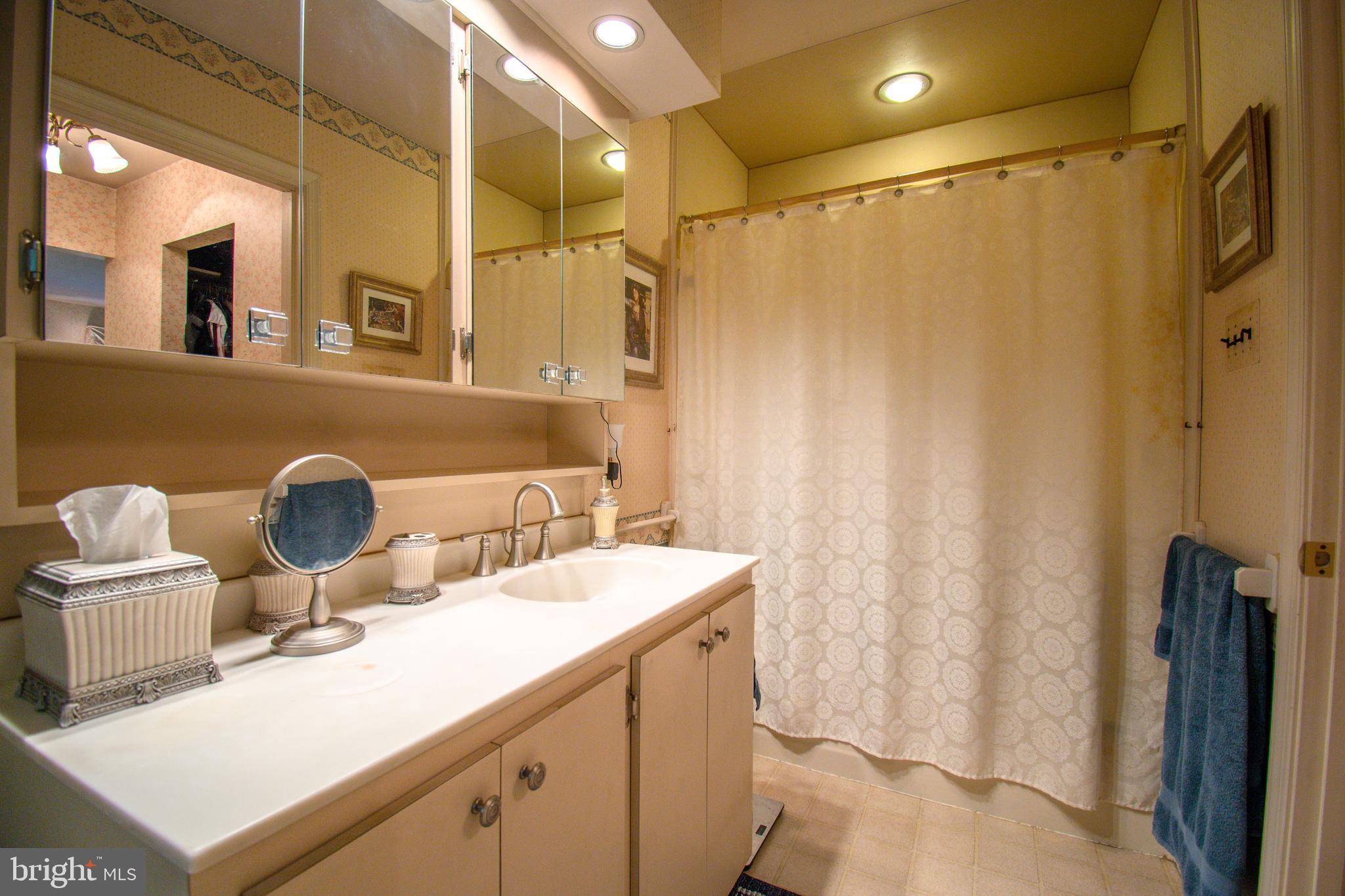 6 Oldbrook Road Levittown, PA 19057 - Photo 24 of 29