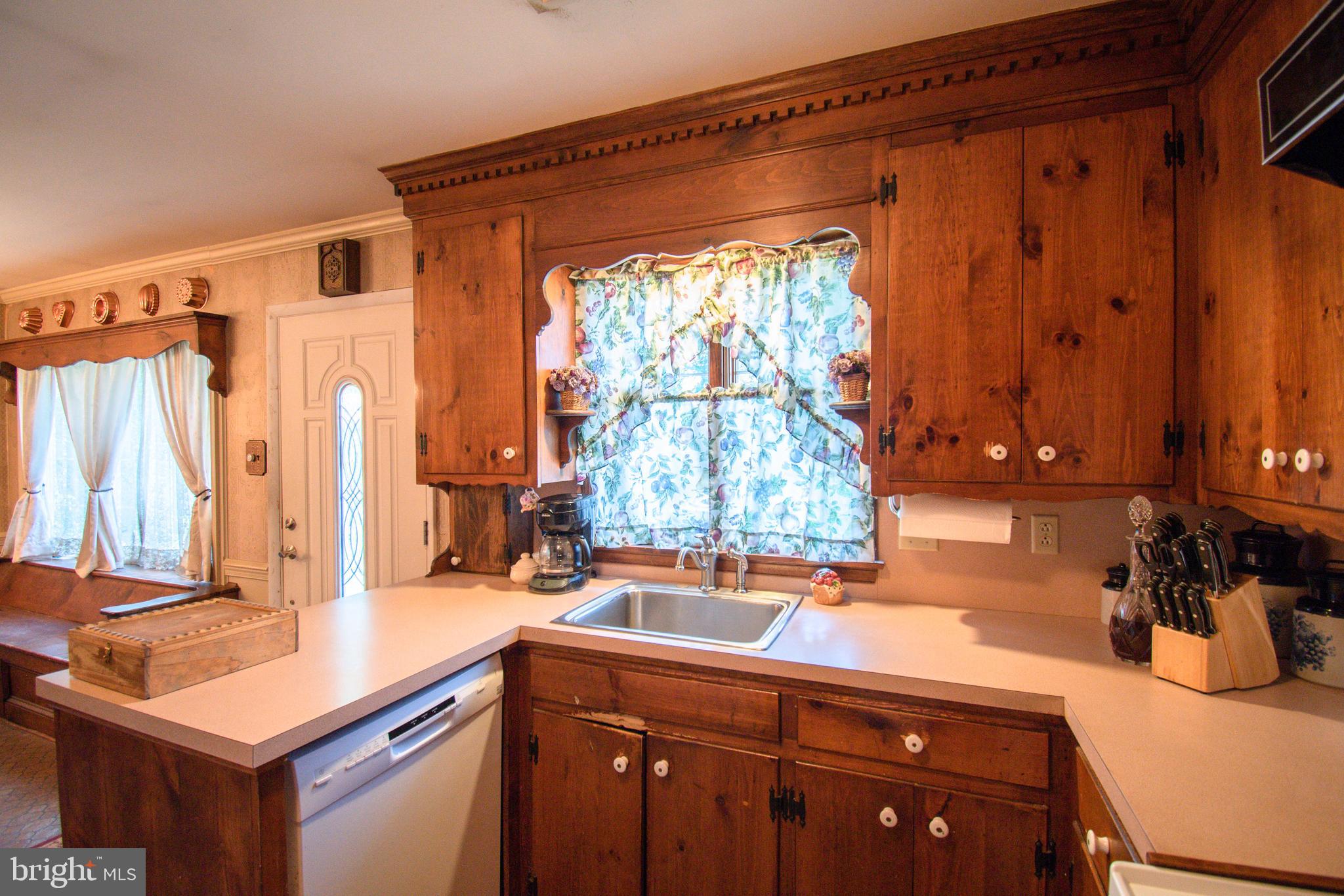 6 Oldbrook Road Levittown, PA 19057 - Photo 9 of 29