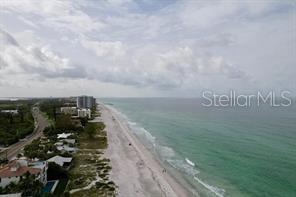 521 Neptune Avenue Longboat Key, FL 34228 - Photo 9 of 31
