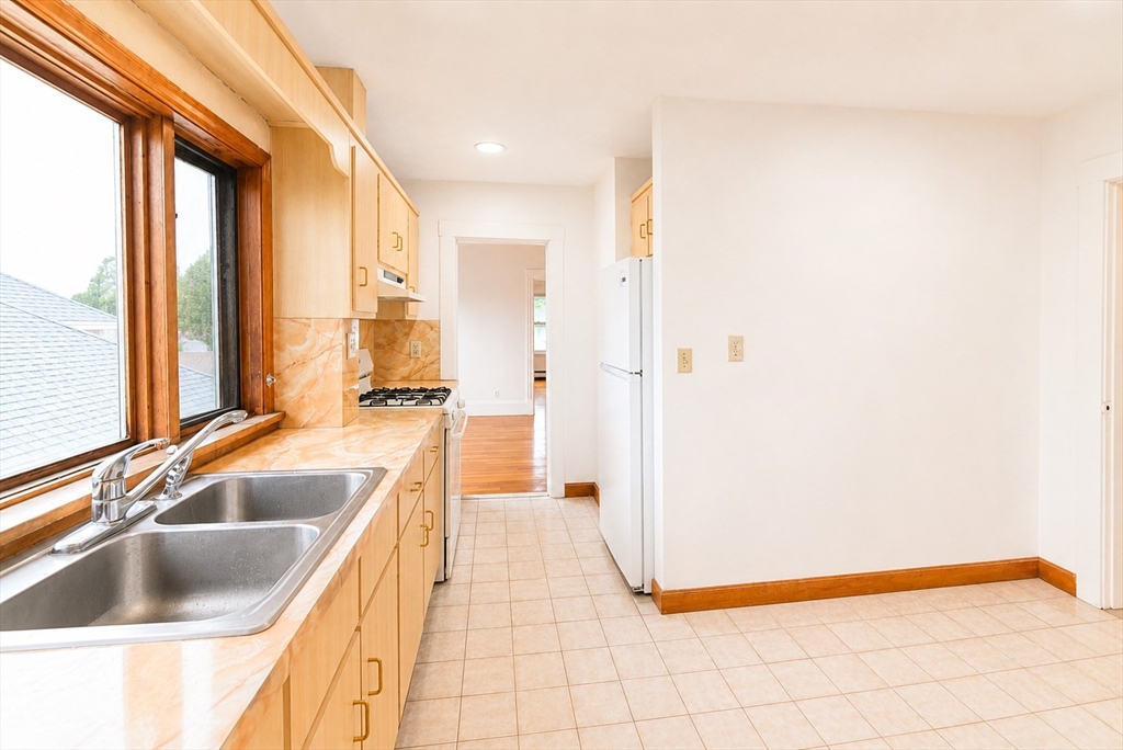 53 Sycamore Street, Unit 2 Everett, MA 02149 - Photo 10 of 11