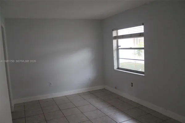 $2,200 | 6851 Southwest 129th Avenue, Unit 4, Miami, FL 33183