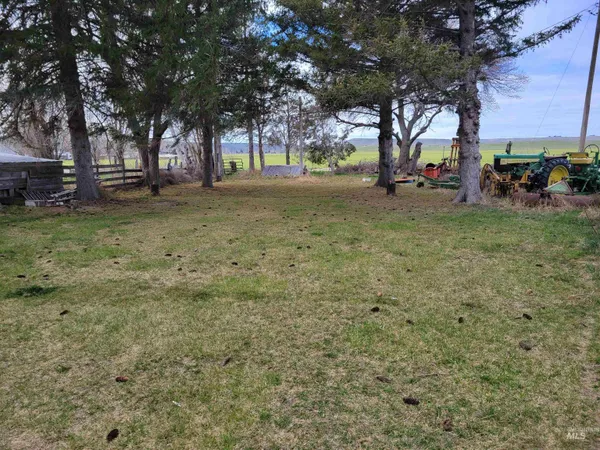 $300,000 | 377 South Davis Road, Hammett, ID 83627