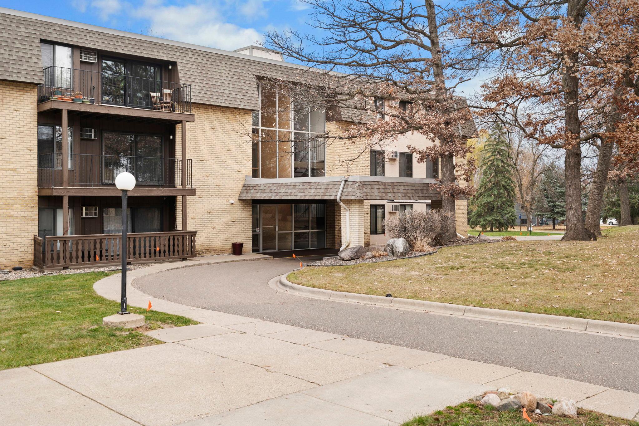 3431 Kent Street, Unit 801 St. Paul, MN 55126 - Photo 2 of 38