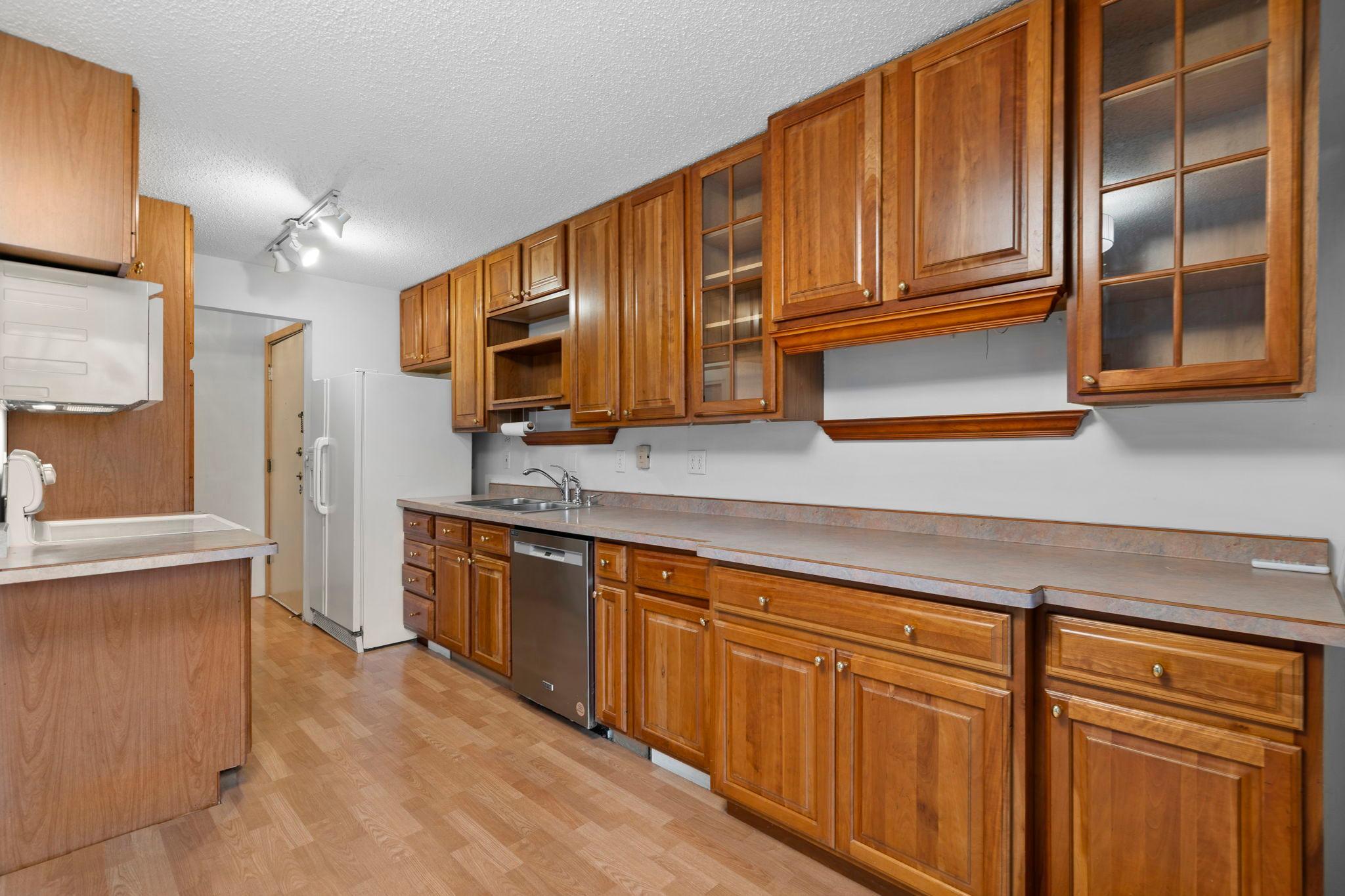 3431 Kent Street, Unit 801 St. Paul, MN 55126 - Photo 9 of 38