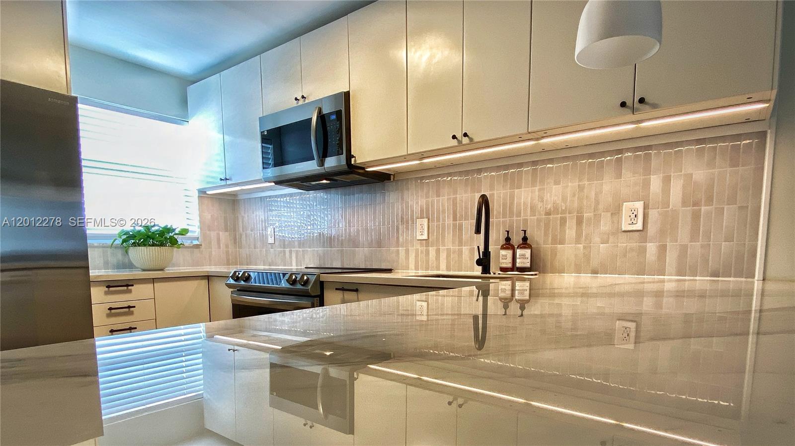 1331 Lincoln Road, Unit 702 Miami Beach, FL 33139 - Photo 8 of 30