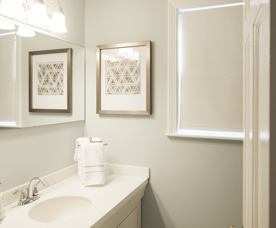 19 Meadowview Road Wayland, MA 01778 - Photo 8 of 19