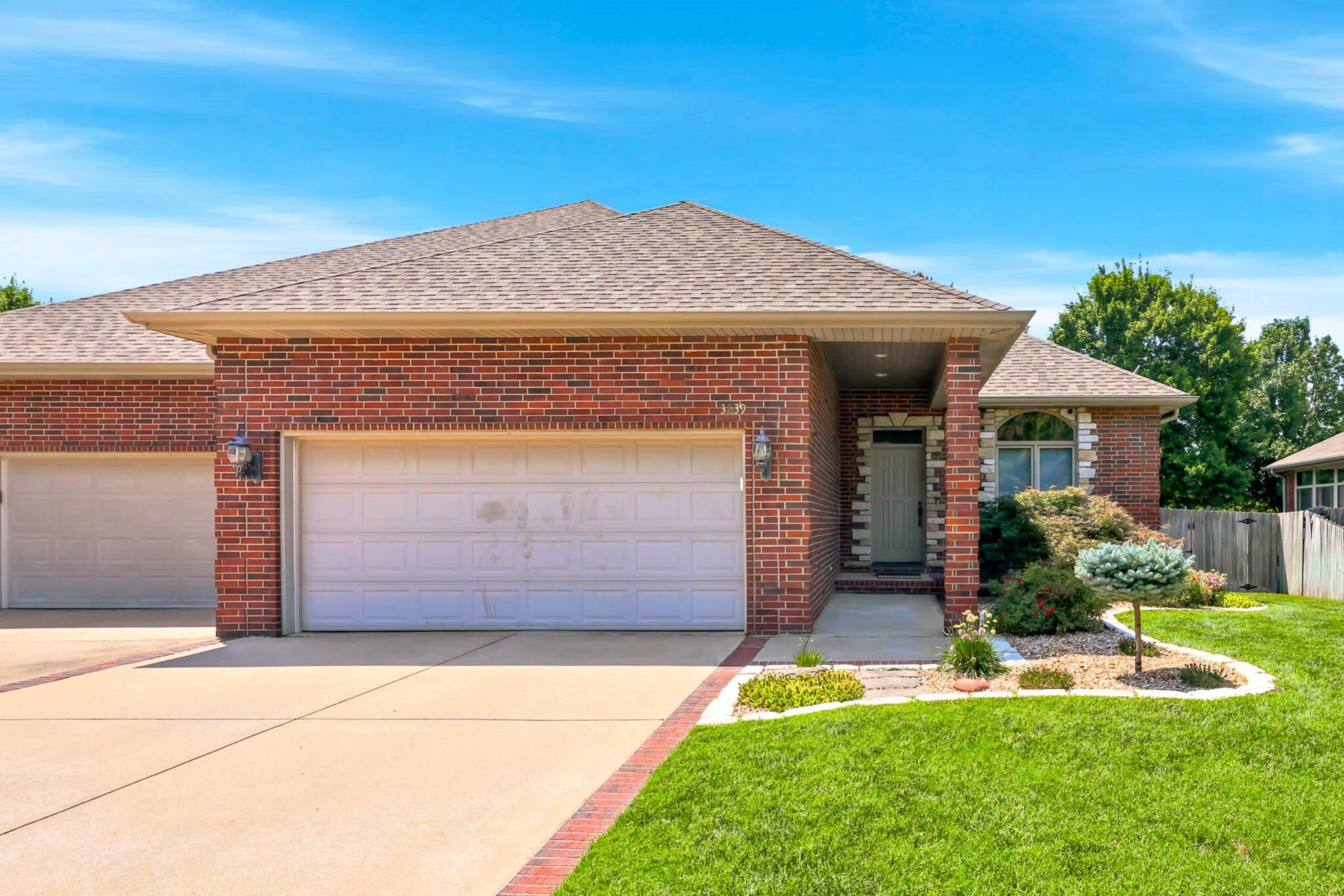 3239 South Kickapoo Avenue Springfield, MO 65804 - Photo 2 of 28 01-Kickapoo_029