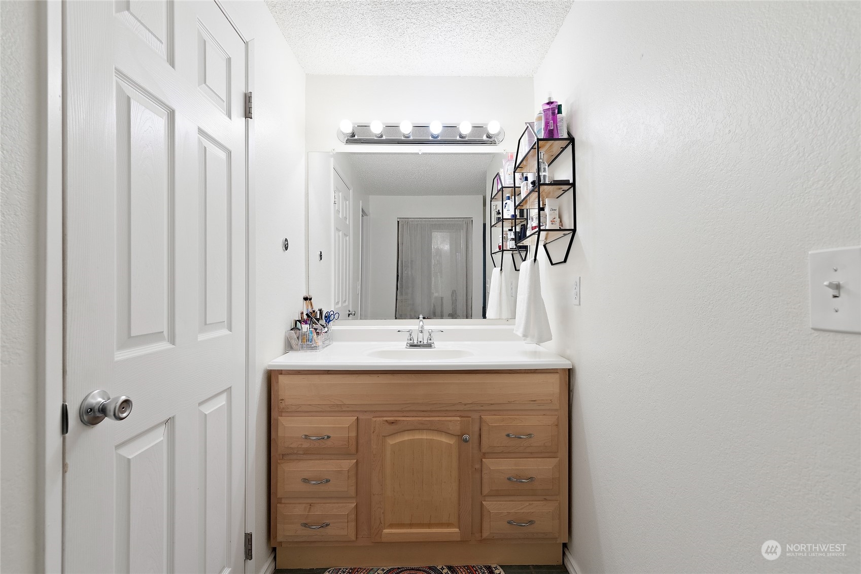 820 Cady Road, Unit C201 Everett, WA 98203 - Photo 17 of 30 Gallery Image 17