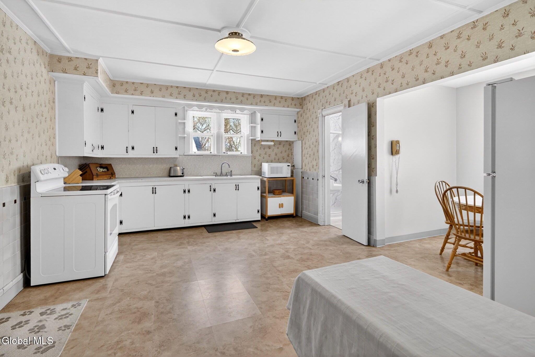 471 Russell Road Bethlehem, NY 12203 - Photo 6 of 31 9-web-or-mls-009-DSC00480