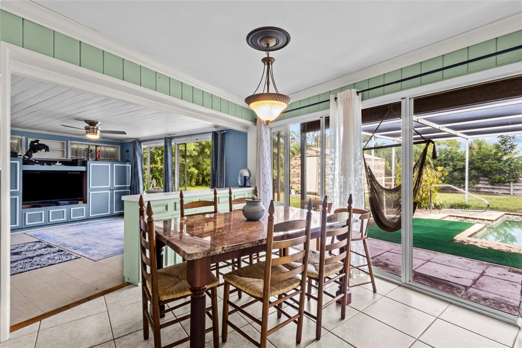 508 Valencia Road Venice, FL 34285 - Photo 4 of 30 Gallery Image 4