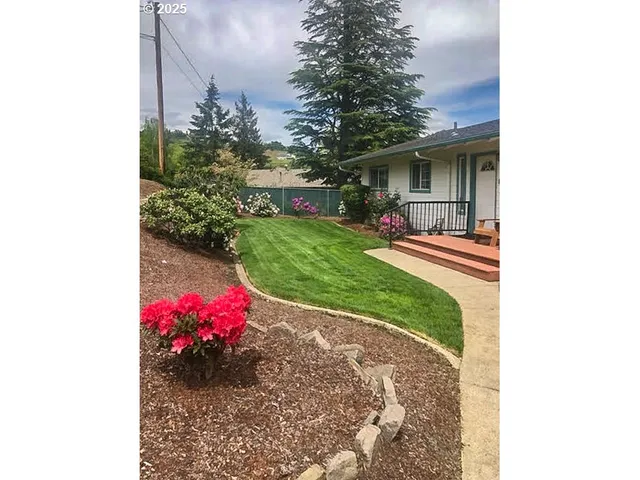 $419,900 | 1929 Northwest Lynwood Street, Roseburg, OR 97471