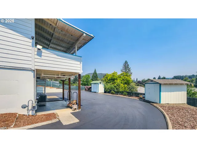 $419,900 | 1929 Northwest Lynwood Street, Roseburg, OR 97471