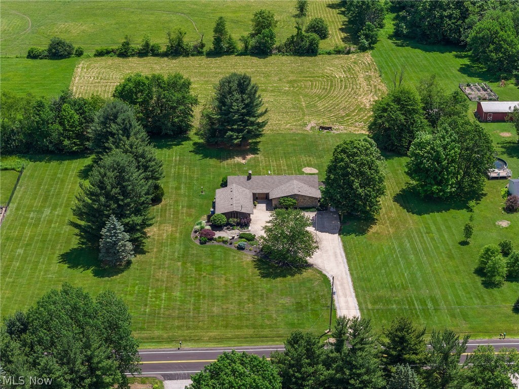 16385 Messenger Road Chagrin Falls, OH 44023 - Photo 2 of 25