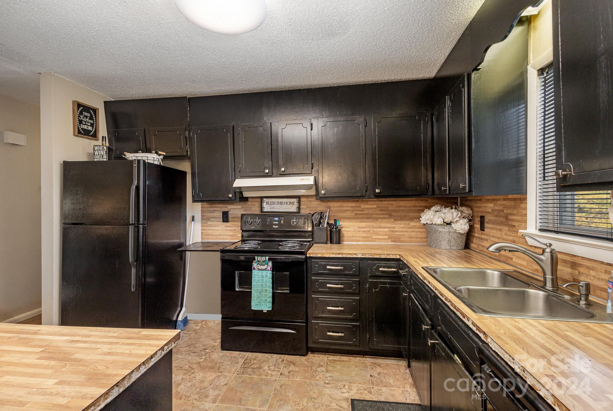 1606 Allen Lane Conover, NC 28613 - Photo 13 of 27 Gallery Image 13