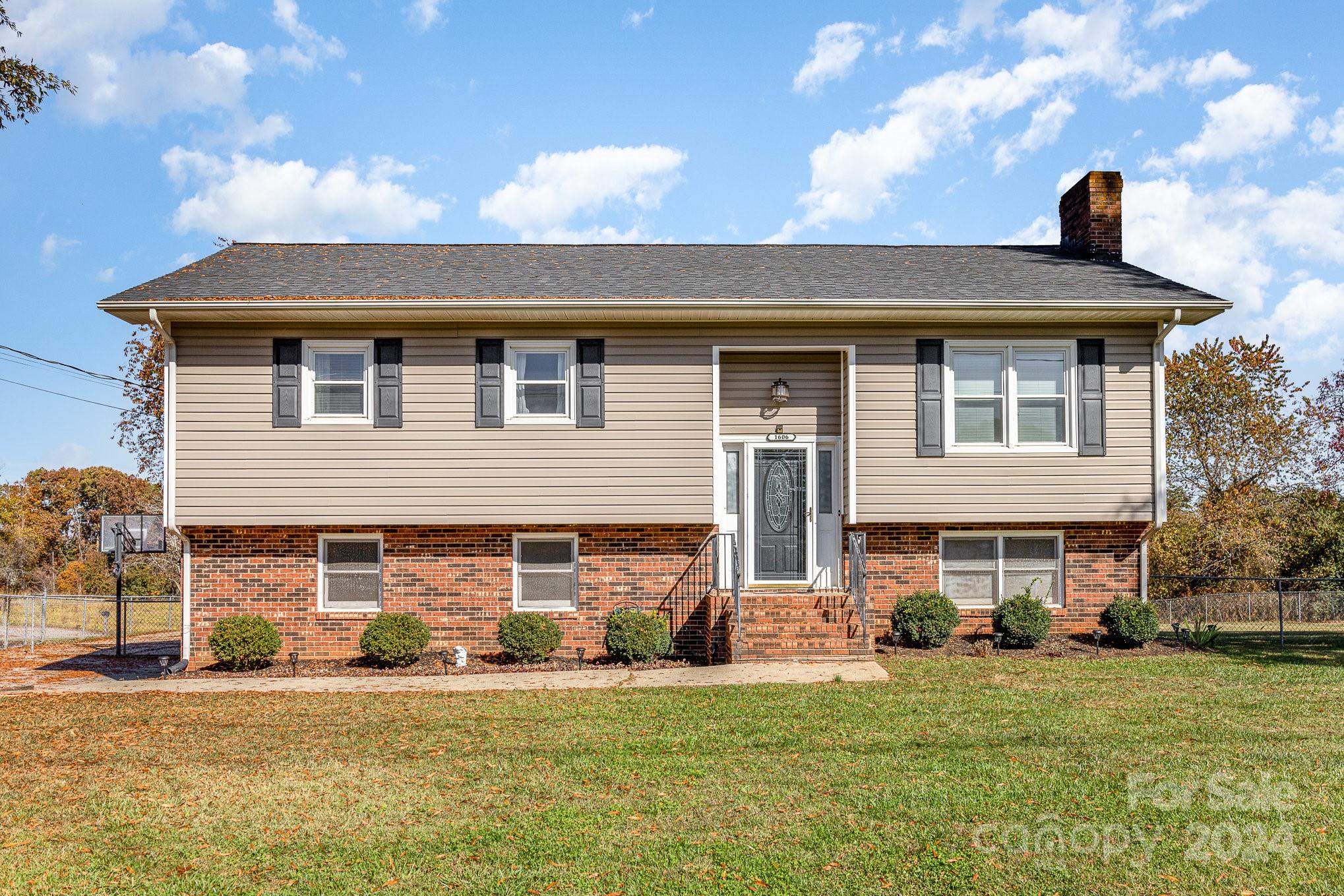 1606 Allen Lane Conover, NC 28613 - Photo 24 of 27 Gallery Image 24