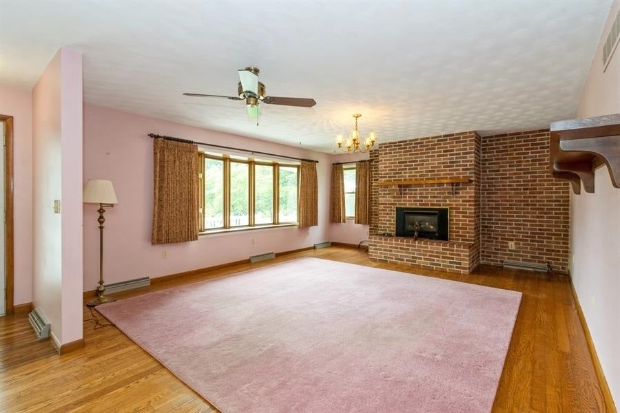 2939 Johnson Cedar Road Northeast Iowa City, IA 52240 - Photo 2 of 39 Gallery Image 2