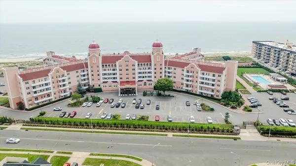 $3,300 | 2 Richmond Road, Unit 4F, Lido Beach, NY 11561