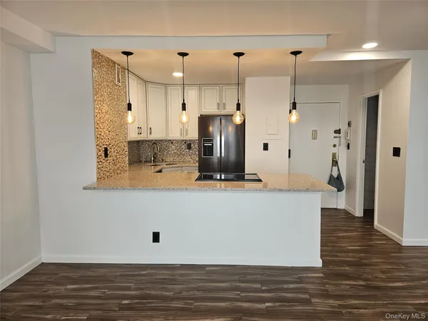 $3,300 | 2 Richmond Road, Unit 4F, Lido Beach, NY 11561