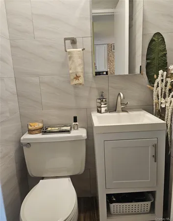 $3,300 | 2 Richmond Road, Unit 4F, Lido Beach, NY 11561