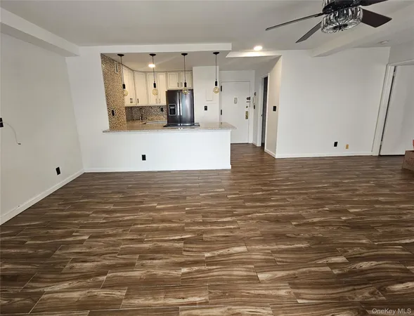 $3,300 | 2 Richmond Road, Unit 4F, Lido Beach, NY 11561