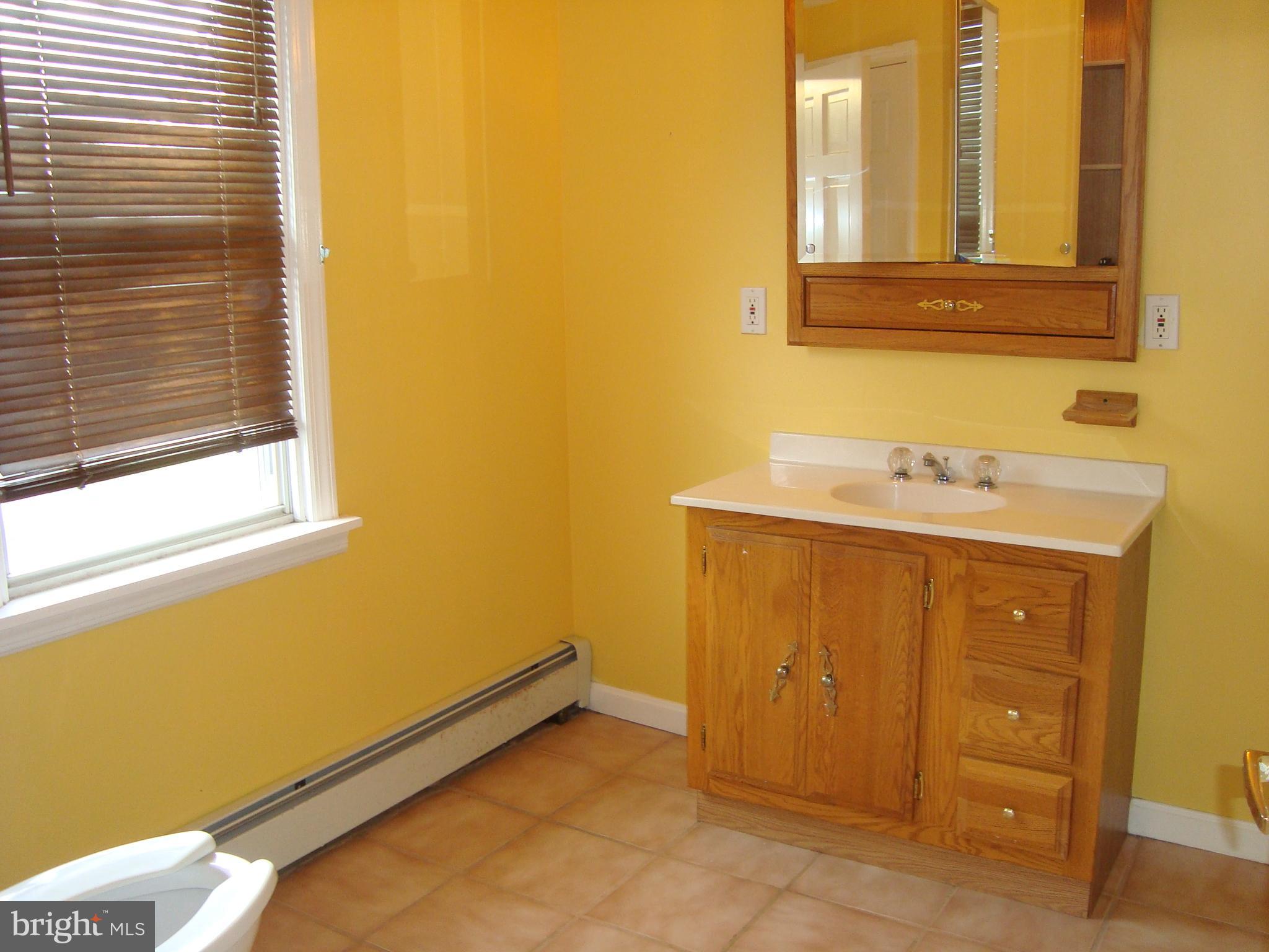 3335 East Joppa Road Baltimore, MD 21234 - Photo 11 of 26 Bath