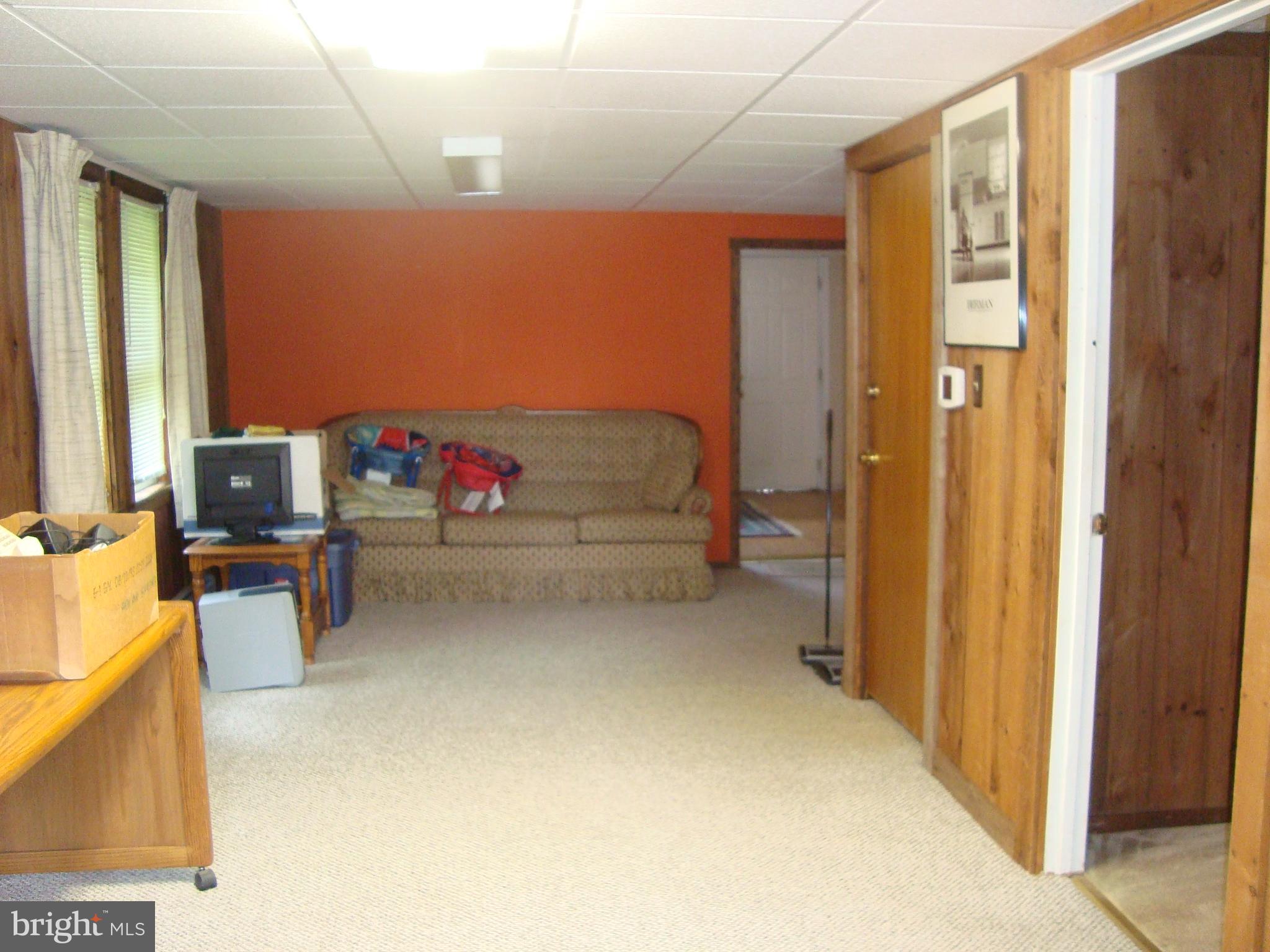 3335 East Joppa Road Baltimore, MD 21234 - Photo 14 of 26 Living Room