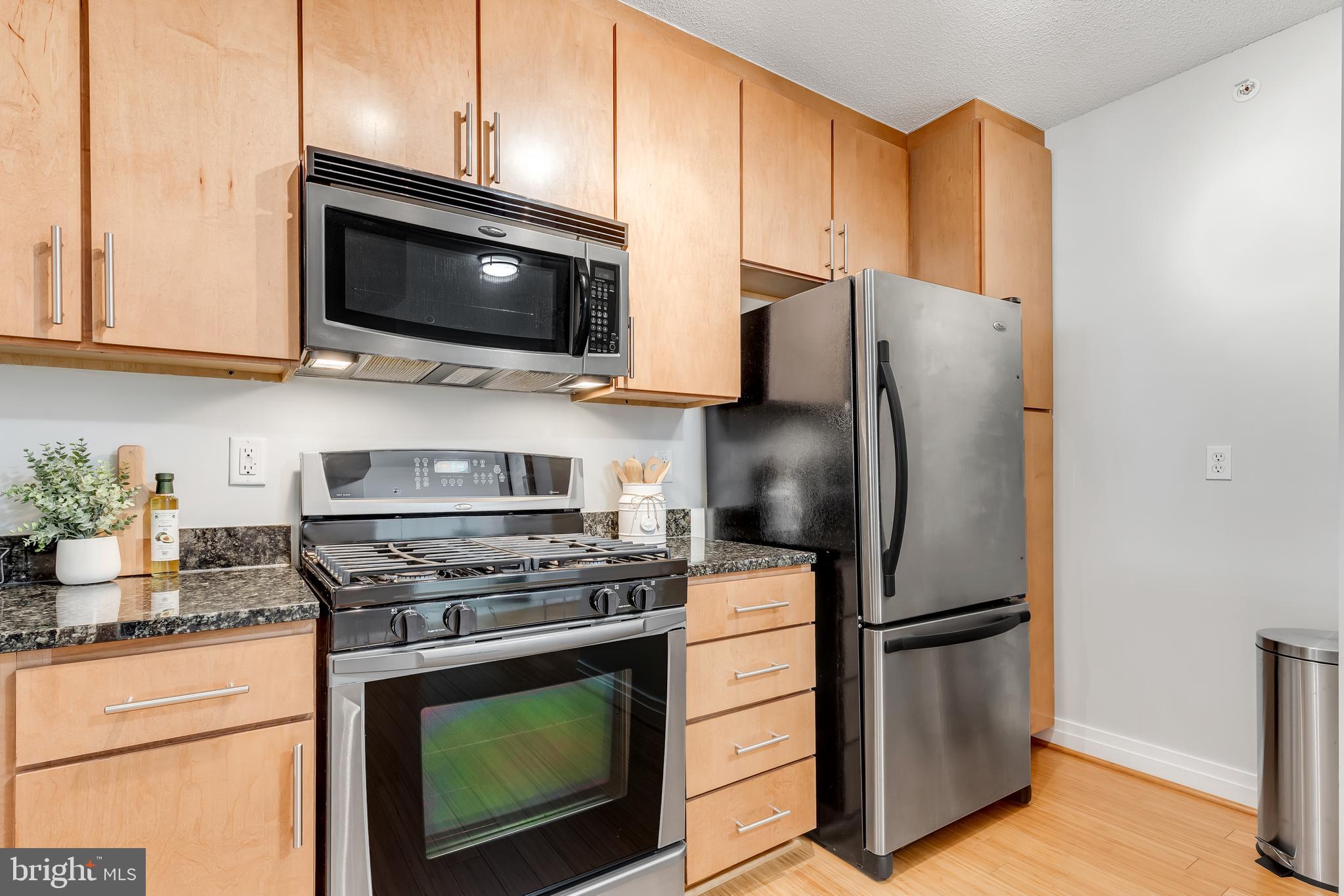 915 E Street Northwest, Unit 412 Washington, DC 20004 - Photo 4 of 20 Kitchen