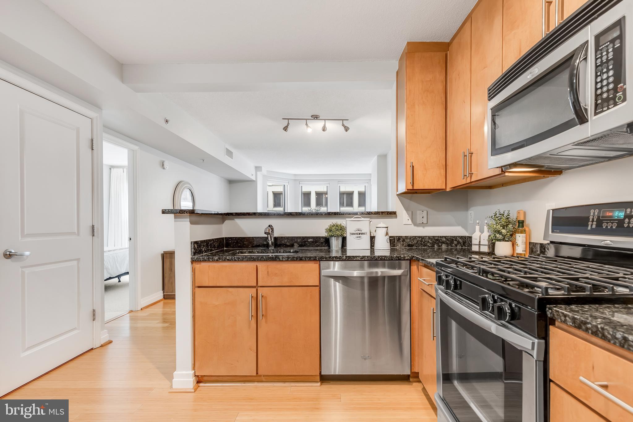 915 E Street Northwest, Unit 412 Washington, DC 20004 - Photo 5 of 20 Kitchen