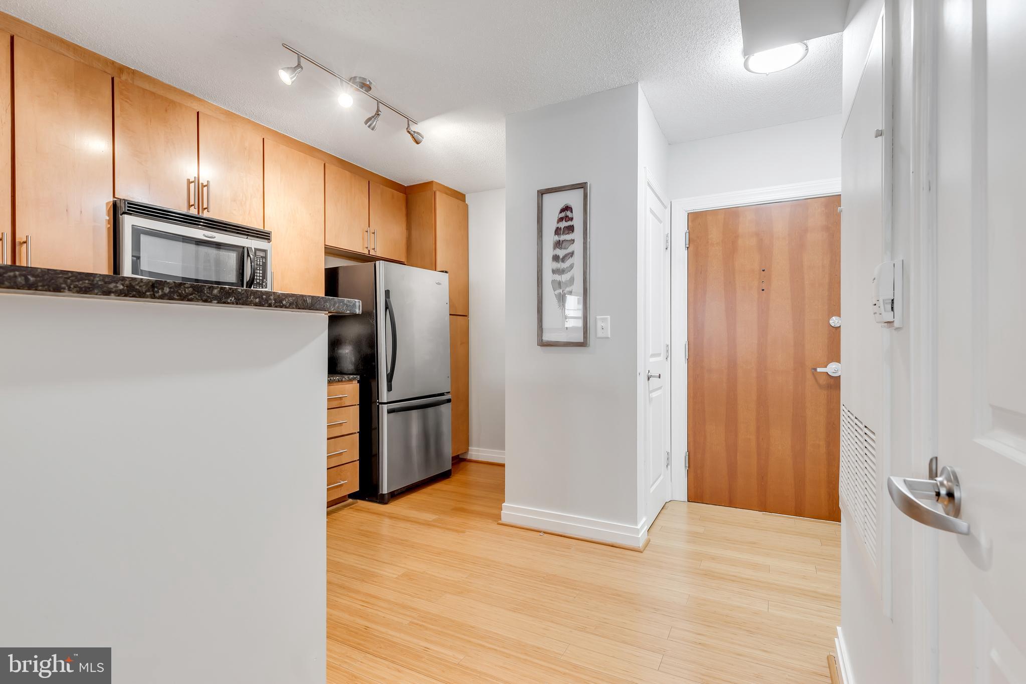 915 E Street Northwest, Unit 412 Washington, DC 20004 - Photo 6 of 20 Kitchen