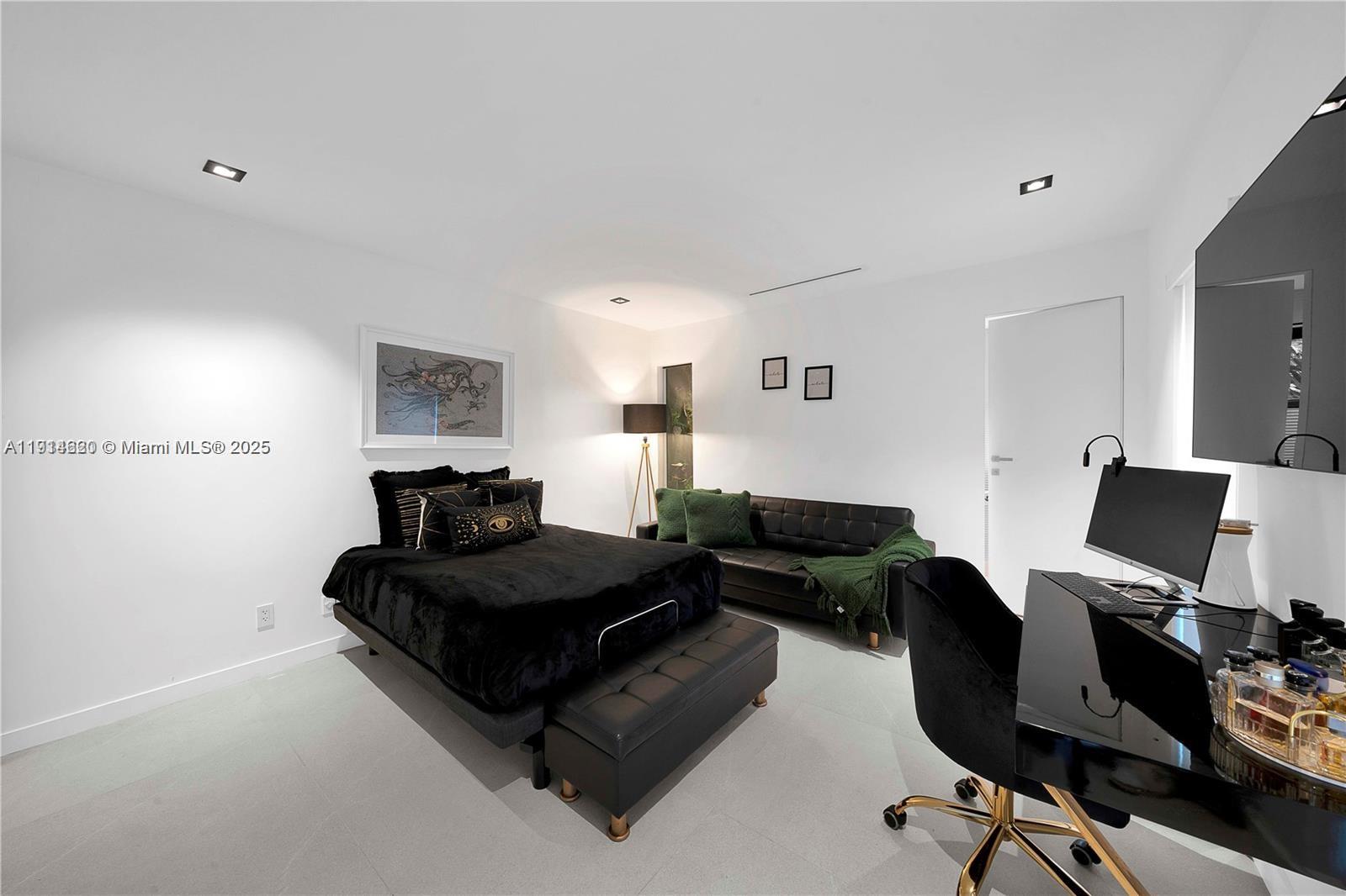 3760 Douglas Road Miami, FL 33133 - Photo 36 of 70 a living room with furniture