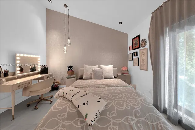 $20,000 | 3760 Douglas Road, Miami, FL 33133