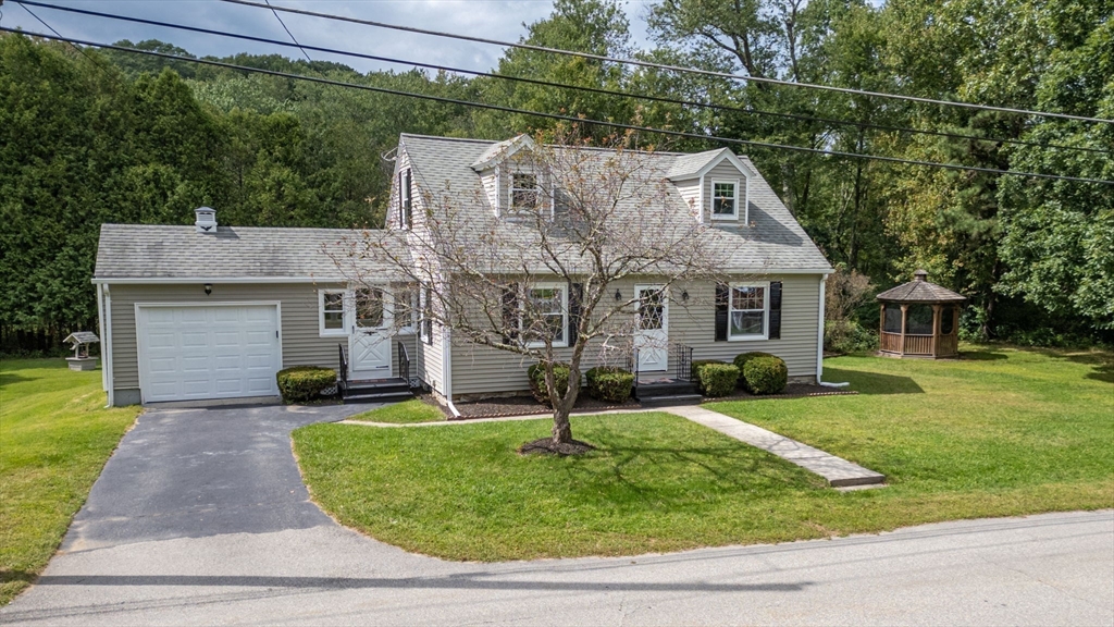 22 New Boston Road Dudley, MA 01571 - Photo 4 of 39 Gallery Image 4