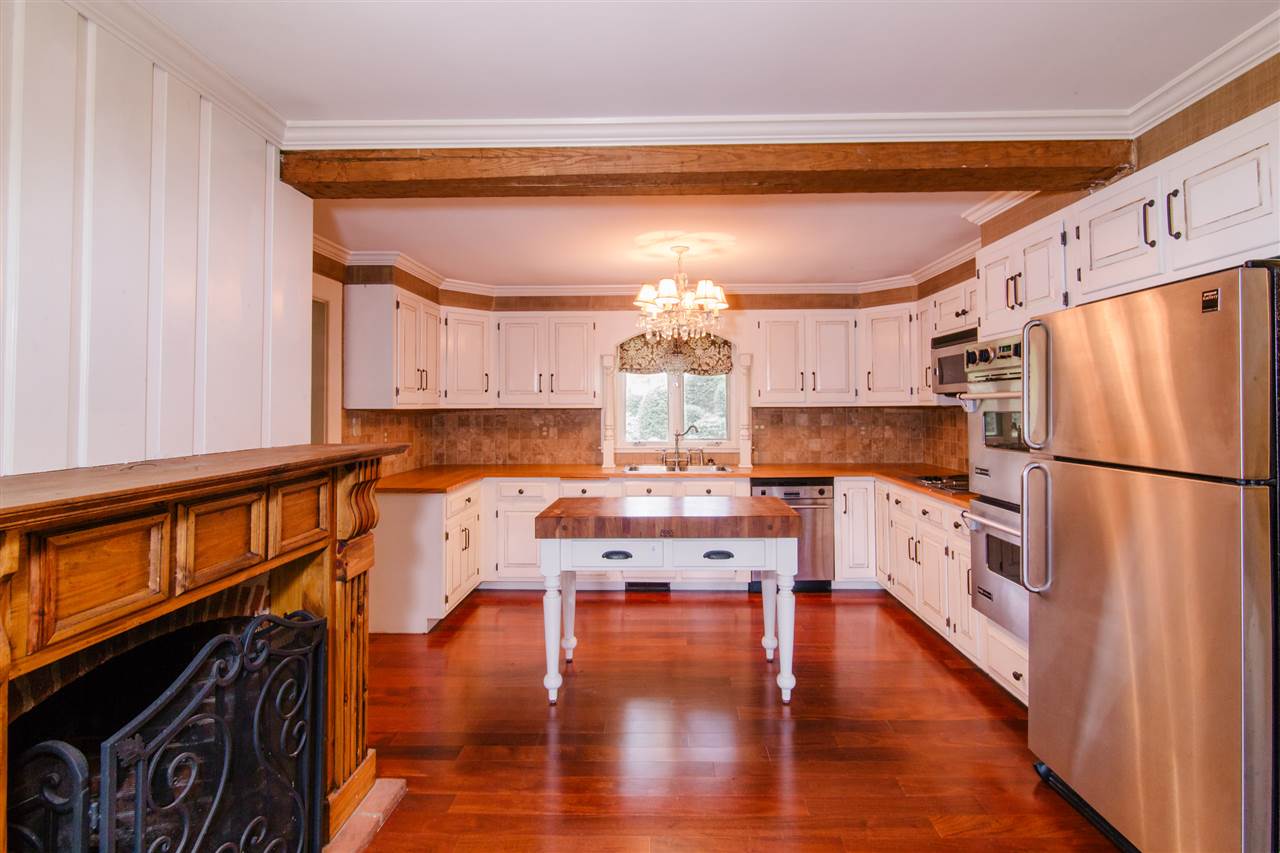 123 Sand Hill Road Peterborough, NH 03458 - Photo 3 of 35 Gallery Image 3