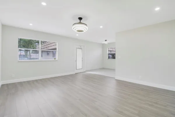 $1,950 | 268 Saxony Circle, Unit 268, Delray Beach, FL 33446