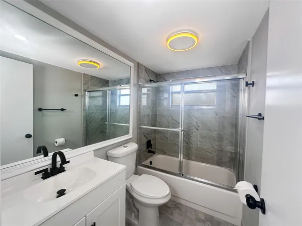 $1,950 | 268 Saxony Circle, Unit 268, Delray Beach, FL 33446