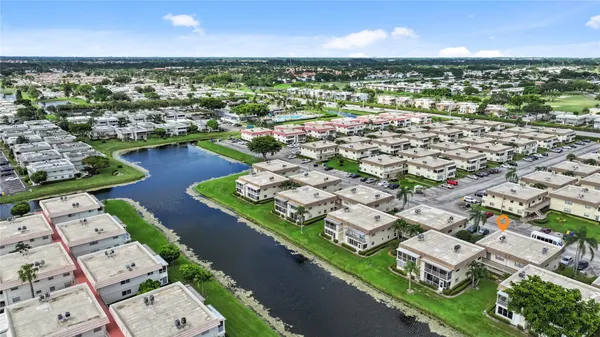 $1,950 | 268 Saxony Circle, Unit 268, Delray Beach, FL 33446