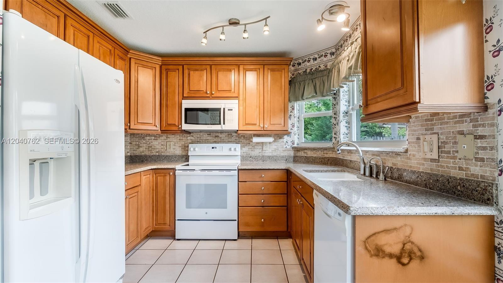 11295 Roundelay Road Cooper City, FL 33026 - Photo 7 of 34